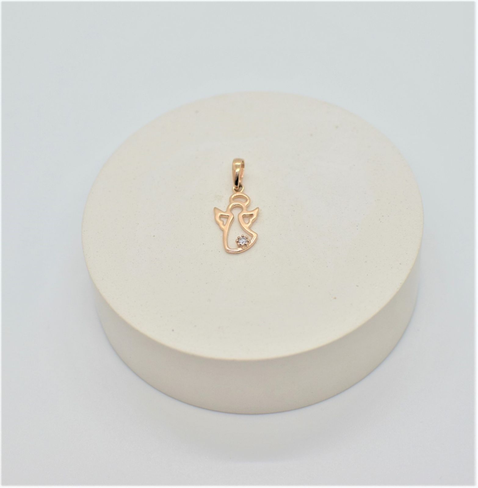 Золота Підвіска, Вага 0.69 г, Вставка Діамант 0.03 3/6 : Артикул 200000172298 Золота Підвіска, Вага 0.69 г, Вставка Діамант 0.03 3/6 : Артикул 200000172298