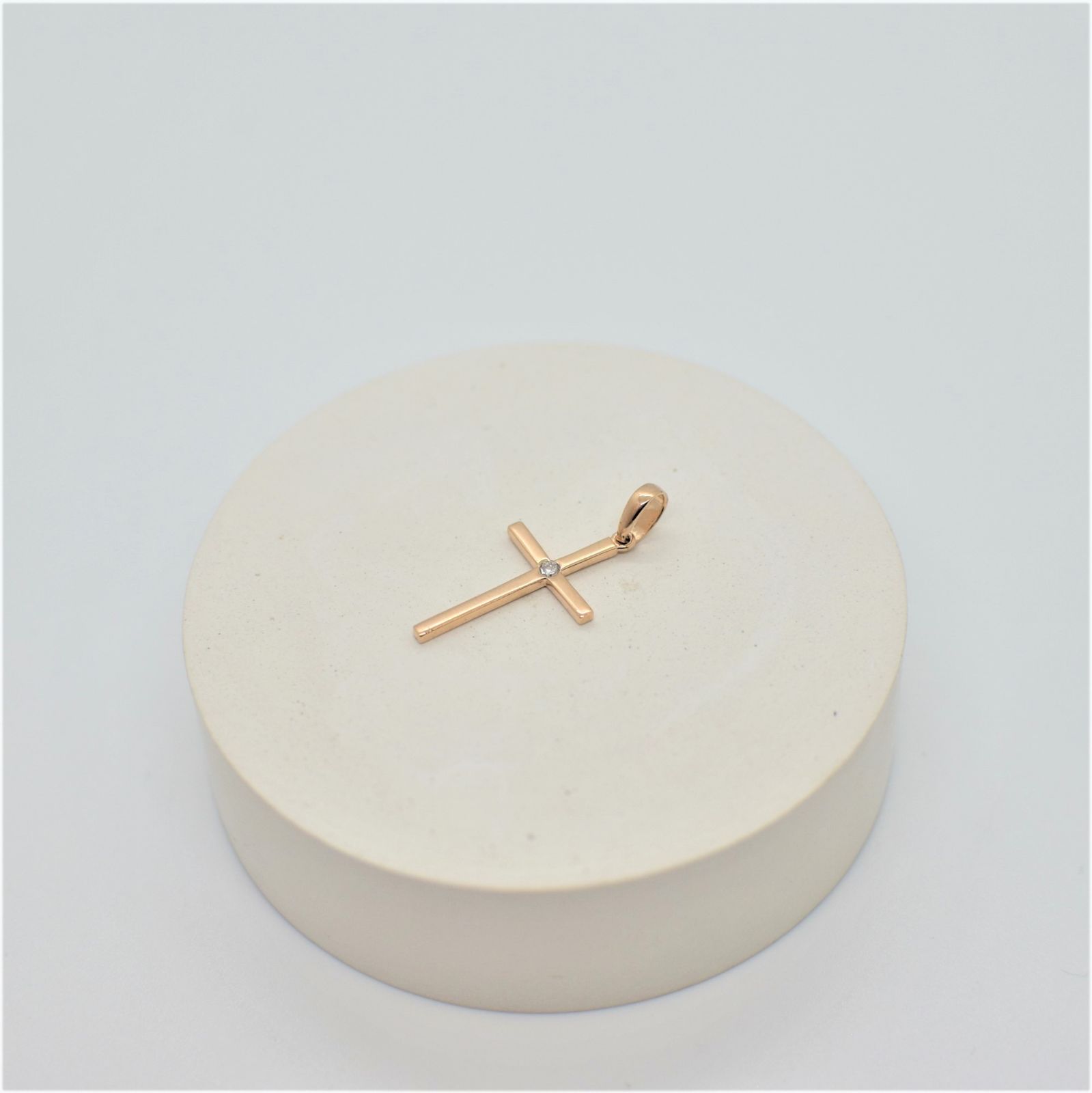 Золота Підвіска, Вага 0.81 г, Вставка Діамант 0.04 3/6 : Артикул 200000172307 Золота Підвіска, Вага 0.81 г, Вставка Діамант 0.04 3/6 : Артикул 200000172307