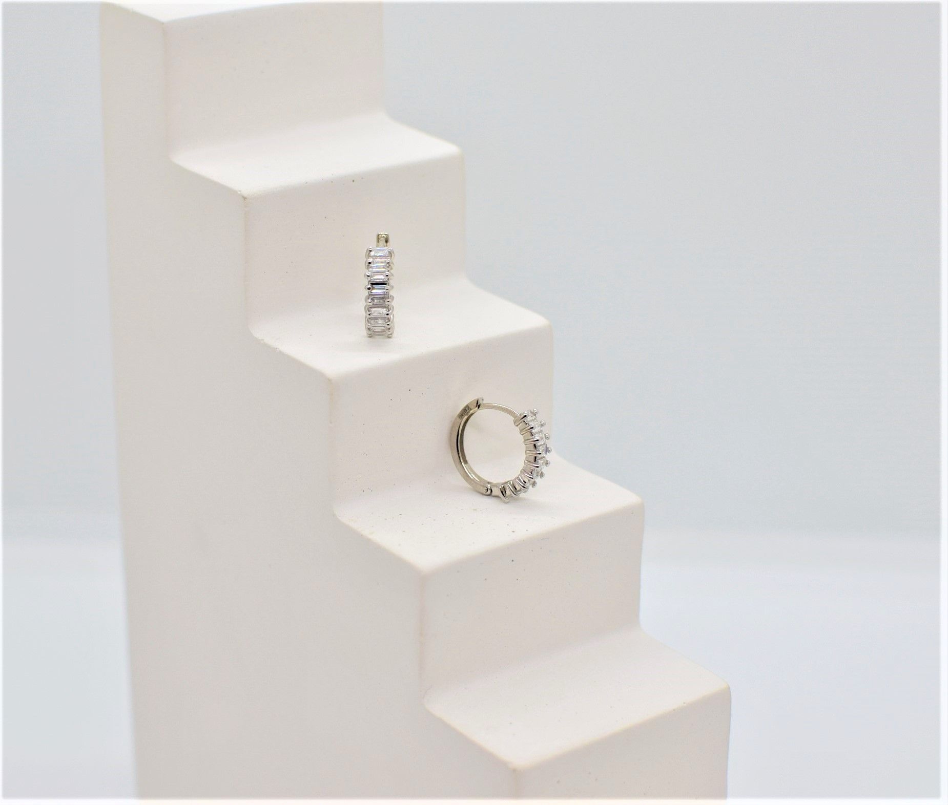 Золоті Сережки, Вага 2.06 г, Вставка Діамант HPHT/CVD 0.54 : Артикул 200000174554 Золоті Сережки, Вага 2.06 г, Вставка Діамант HPHT/CVD 0.54 : Артикул 200000174554