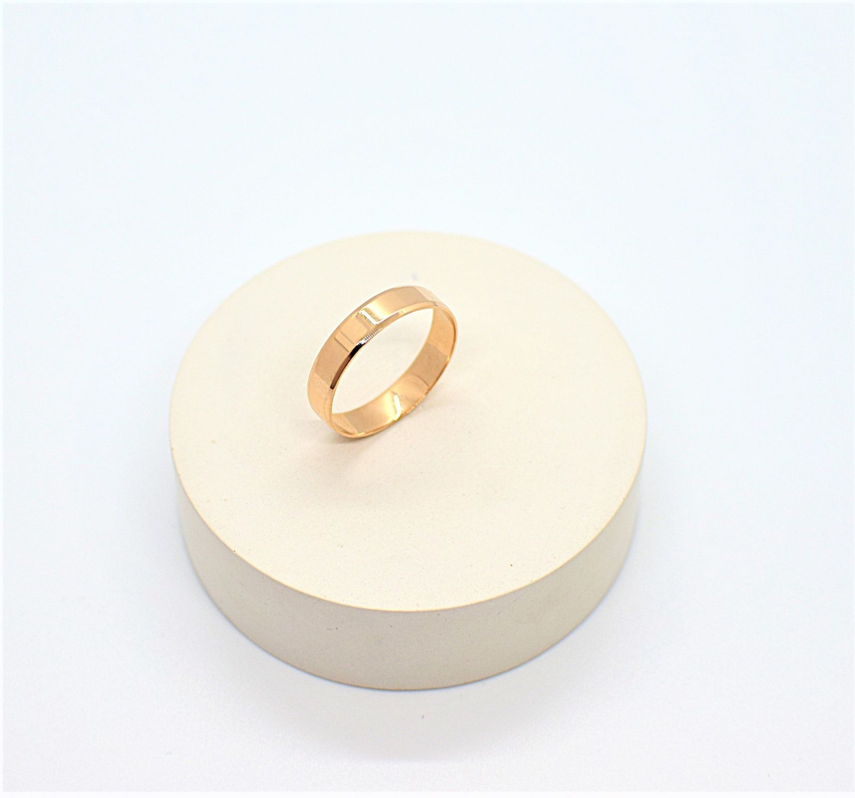 Золота Обручка, Вага 3.21 г, Розмір 21.0 : Артикул 200000112647 Золота Обручка, Вага 3.21 г, Розмір 21.0 : Артикул 200000112647