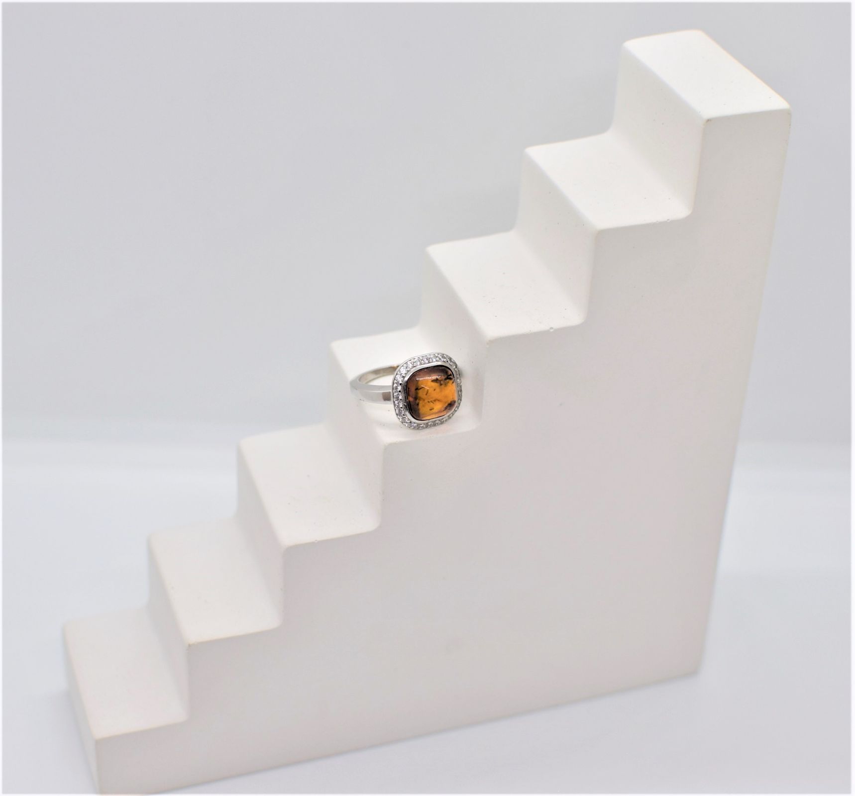 Срібний Перстень, Вага 3.57 г , Вставка Бурштин, Розмір 17.5 : Артикул 200000178784