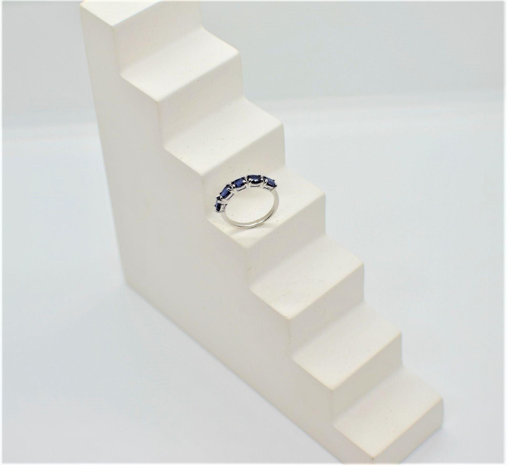 Срібний Перстень, Вага 2.40 г, Вставка Сапфір, Розмір 17.0 : Артикул 200000180086