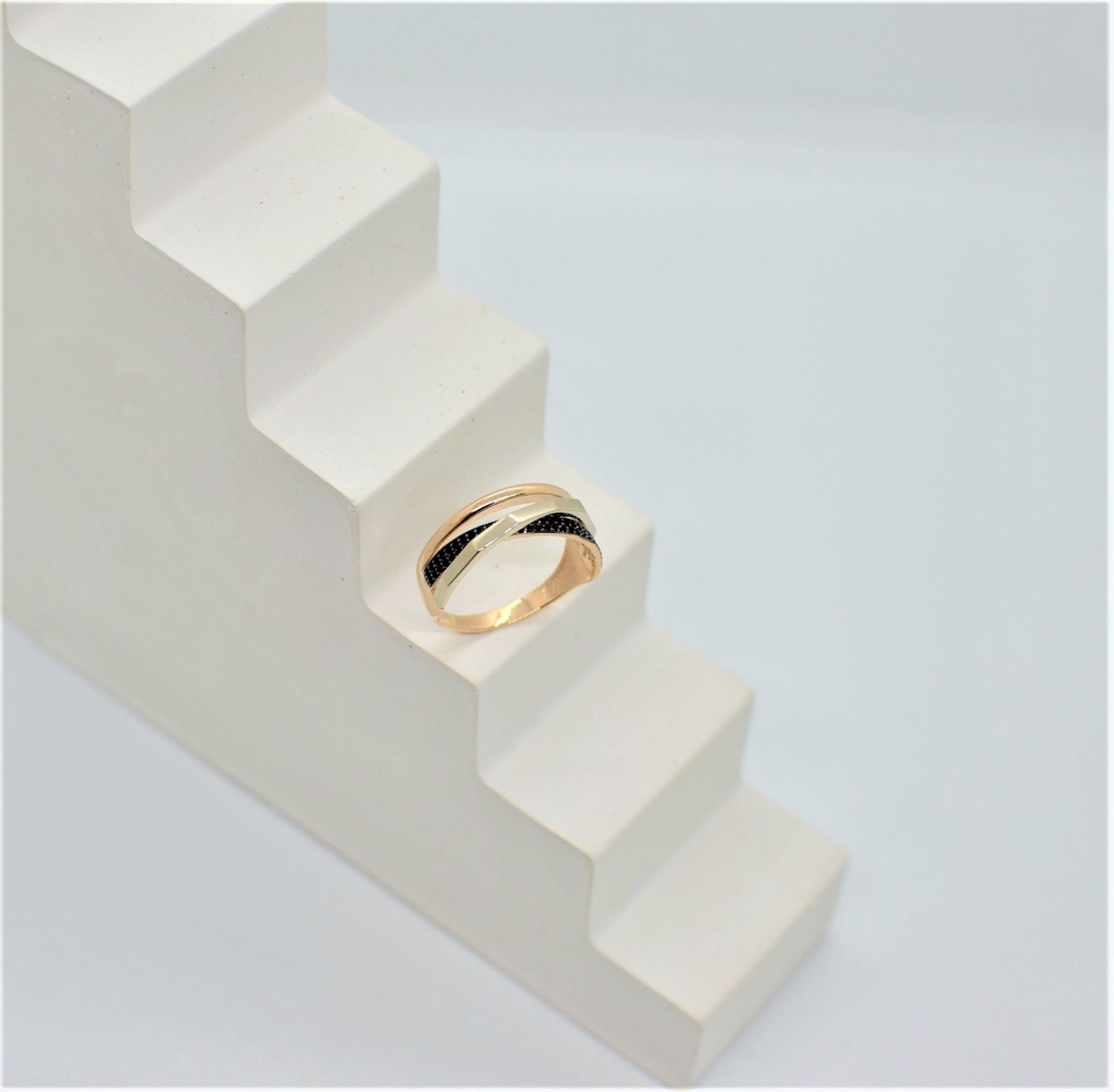 Золотий Перстень, Вага 3.97 г, Вставка Циркон, Розмір 20.5 : Артикул 200000181422 Золотий Перстень, Вага 3.97 г, Вставка Циркон, Розмір 20.5 : Артикул 200000181422