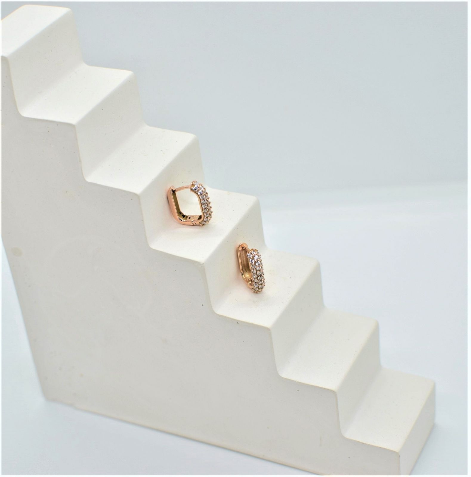 Золоті Сережки, Вага 3.75 г, Вставка Циркон : Артикул 200000181092