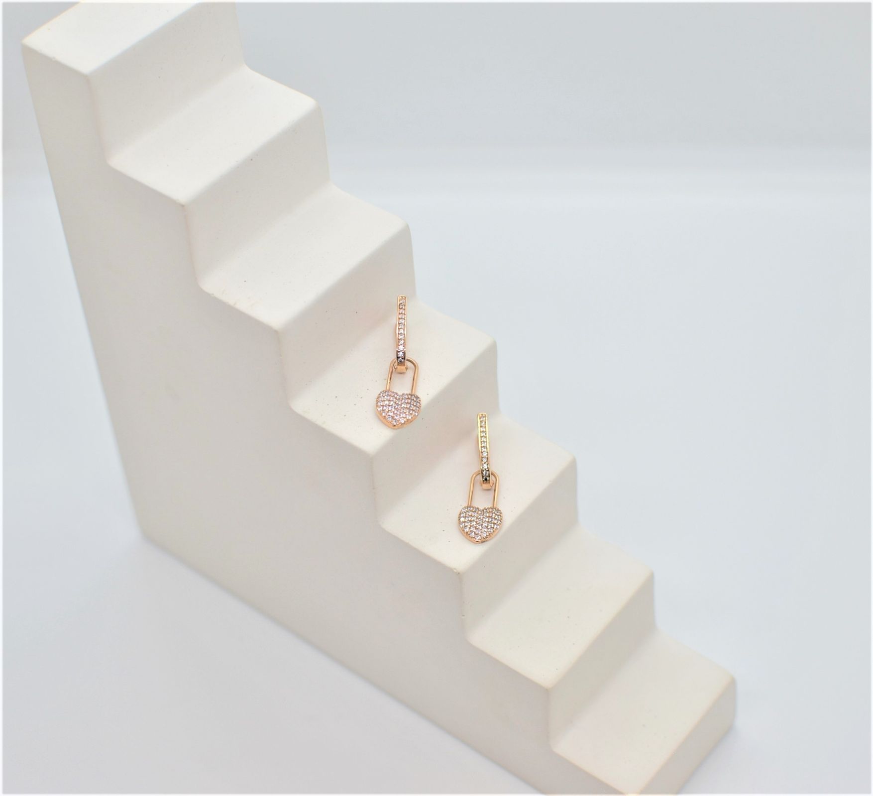 Золоті Сережки, Вага 3.05 г, Вставка Циркон : Артикул 200000173562